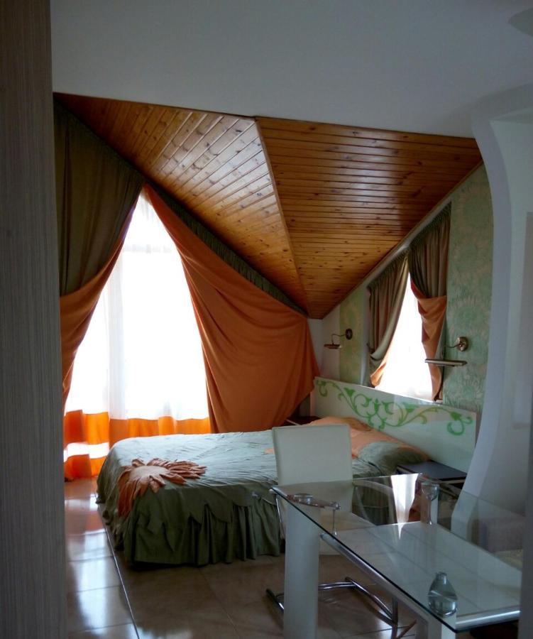 Racu Hotel Comrat Ngoại thất bức ảnh