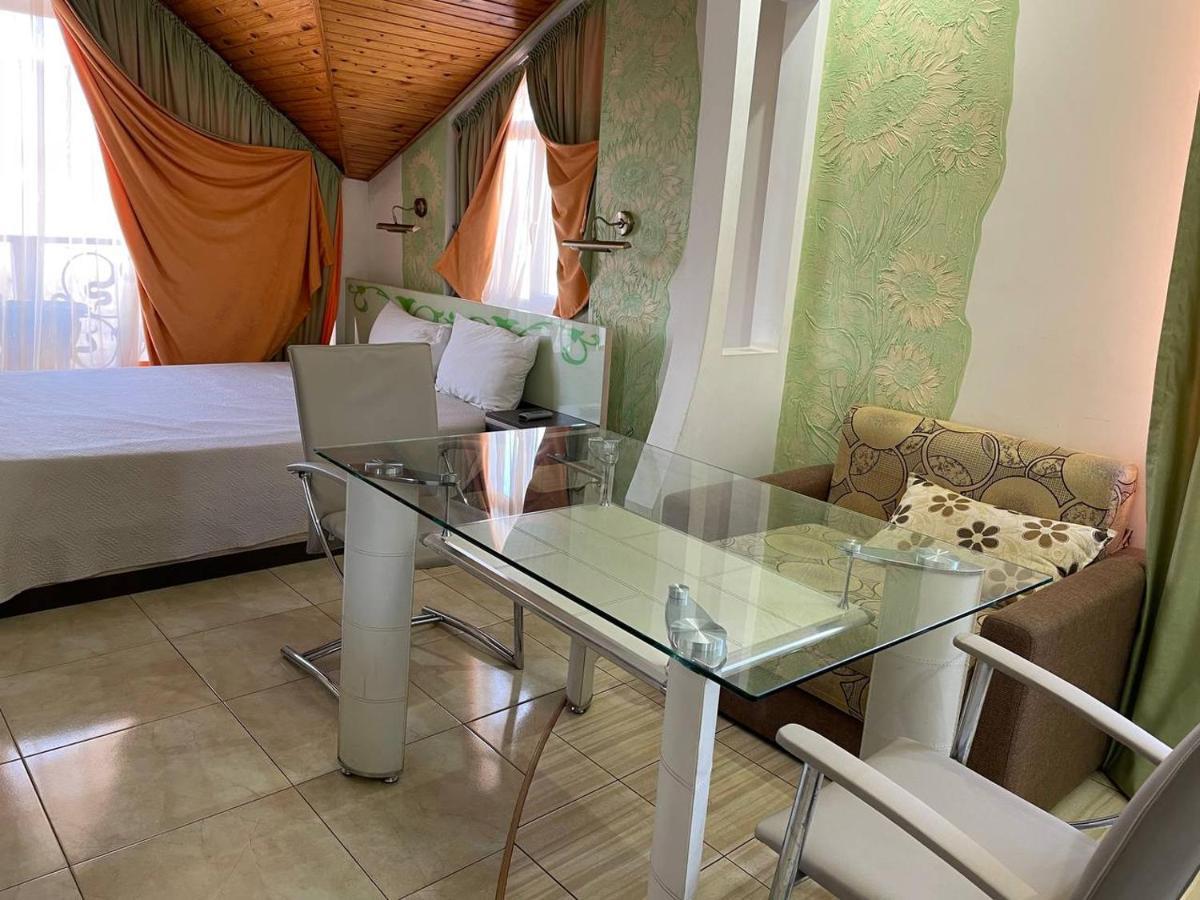 Racu Hotel Comrat Ngoại thất bức ảnh