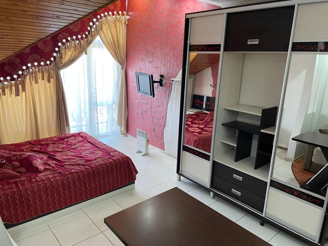 Racu Hotel Comrat Ngoại thất bức ảnh