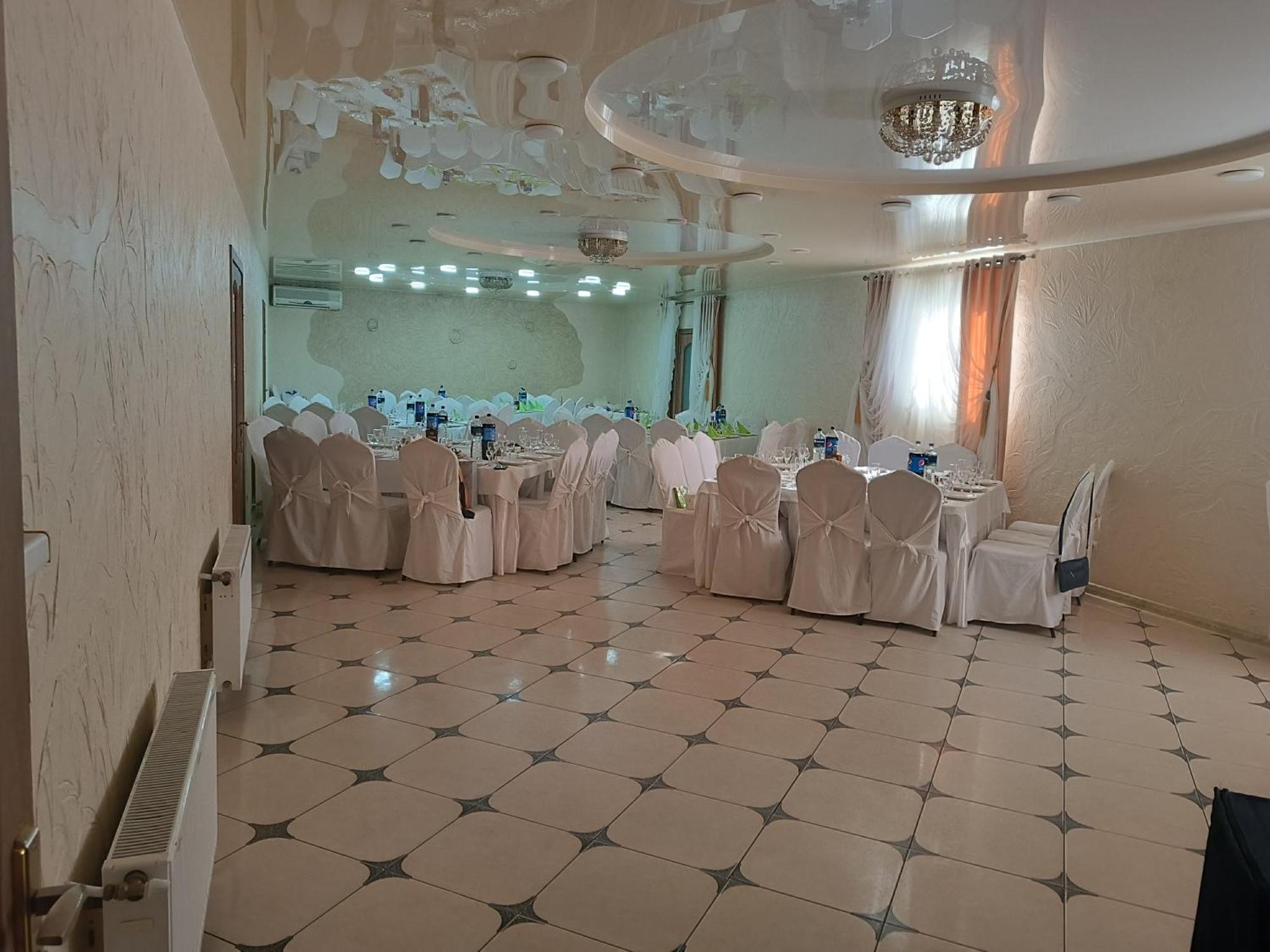 Racu Hotel Comrat Ngoại thất bức ảnh
