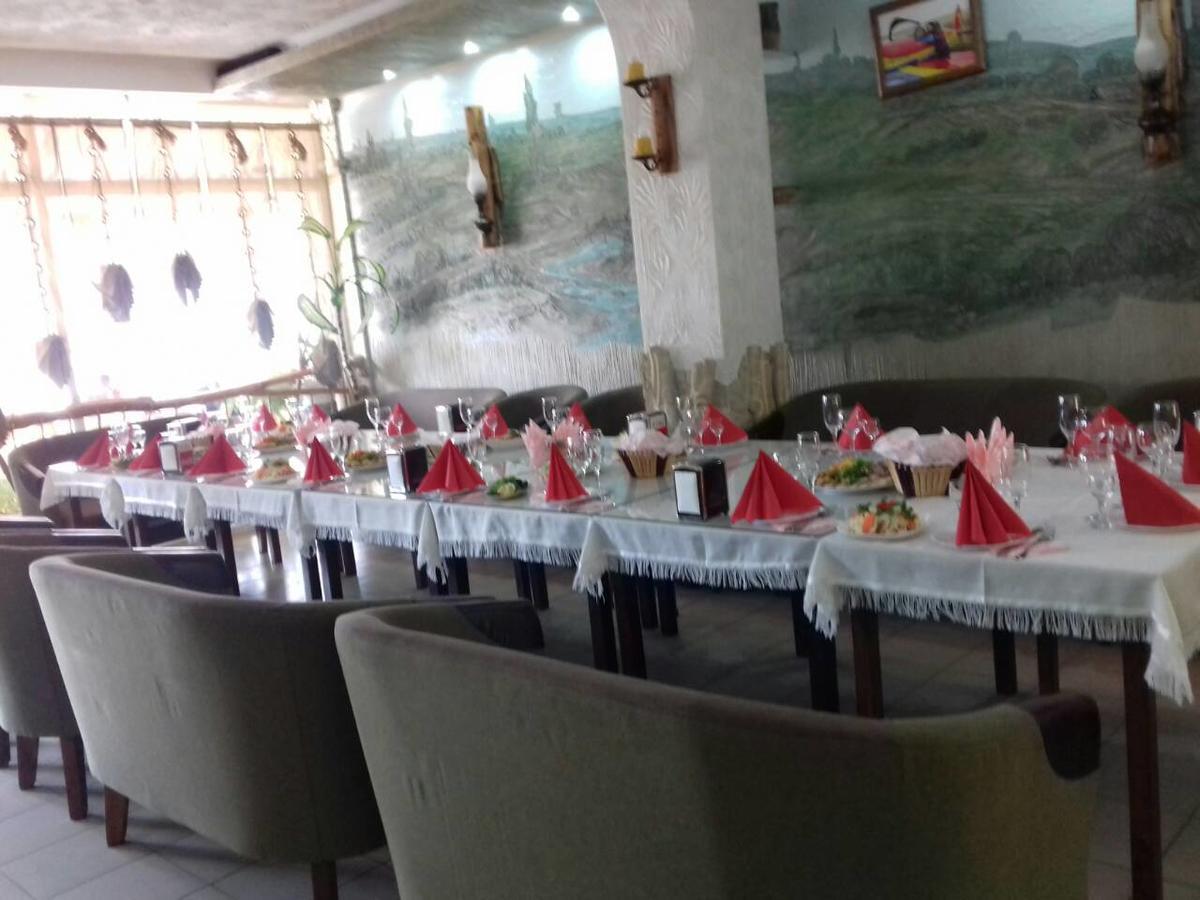 Racu Hotel Comrat Ngoại thất bức ảnh