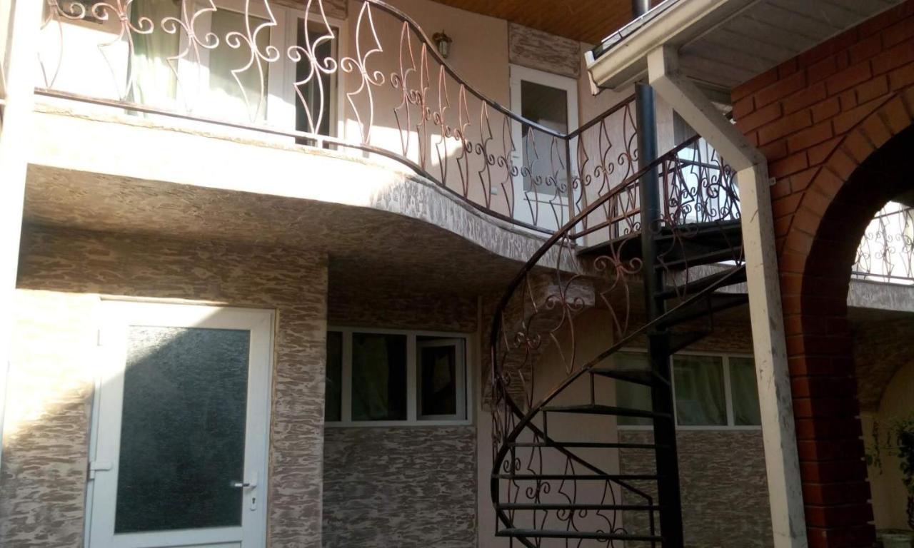 Racu Hotel Comrat Ngoại thất bức ảnh