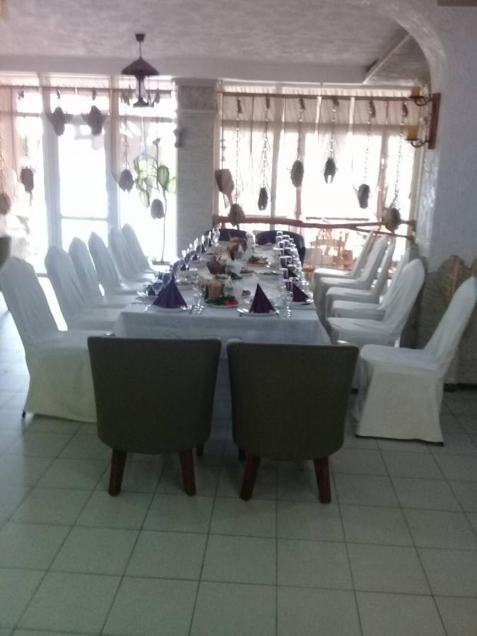 Racu Hotel Comrat Ngoại thất bức ảnh